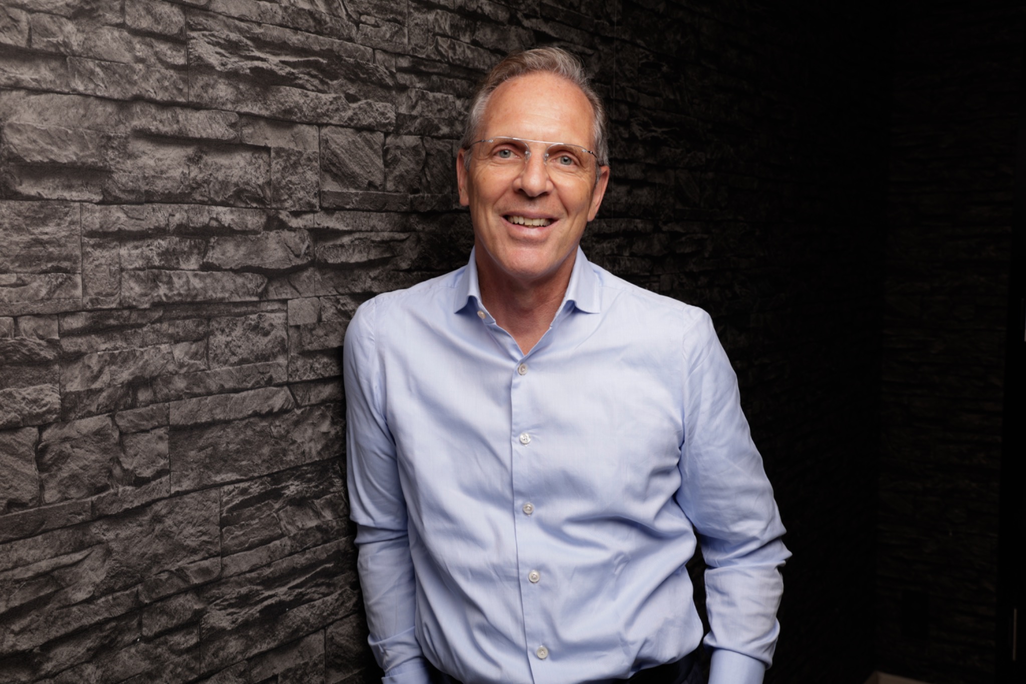 Dr. Goetz Renner im hellblauen Hemd